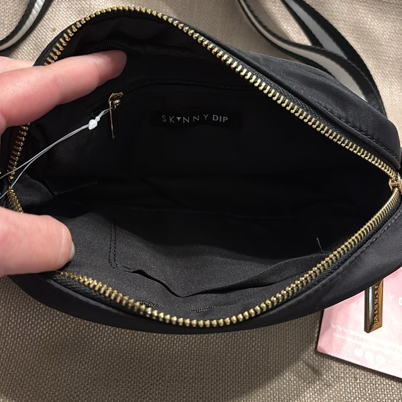 Skinny Dip London Millie Smile Camera Crossbody Bag - Picture 5 of 8